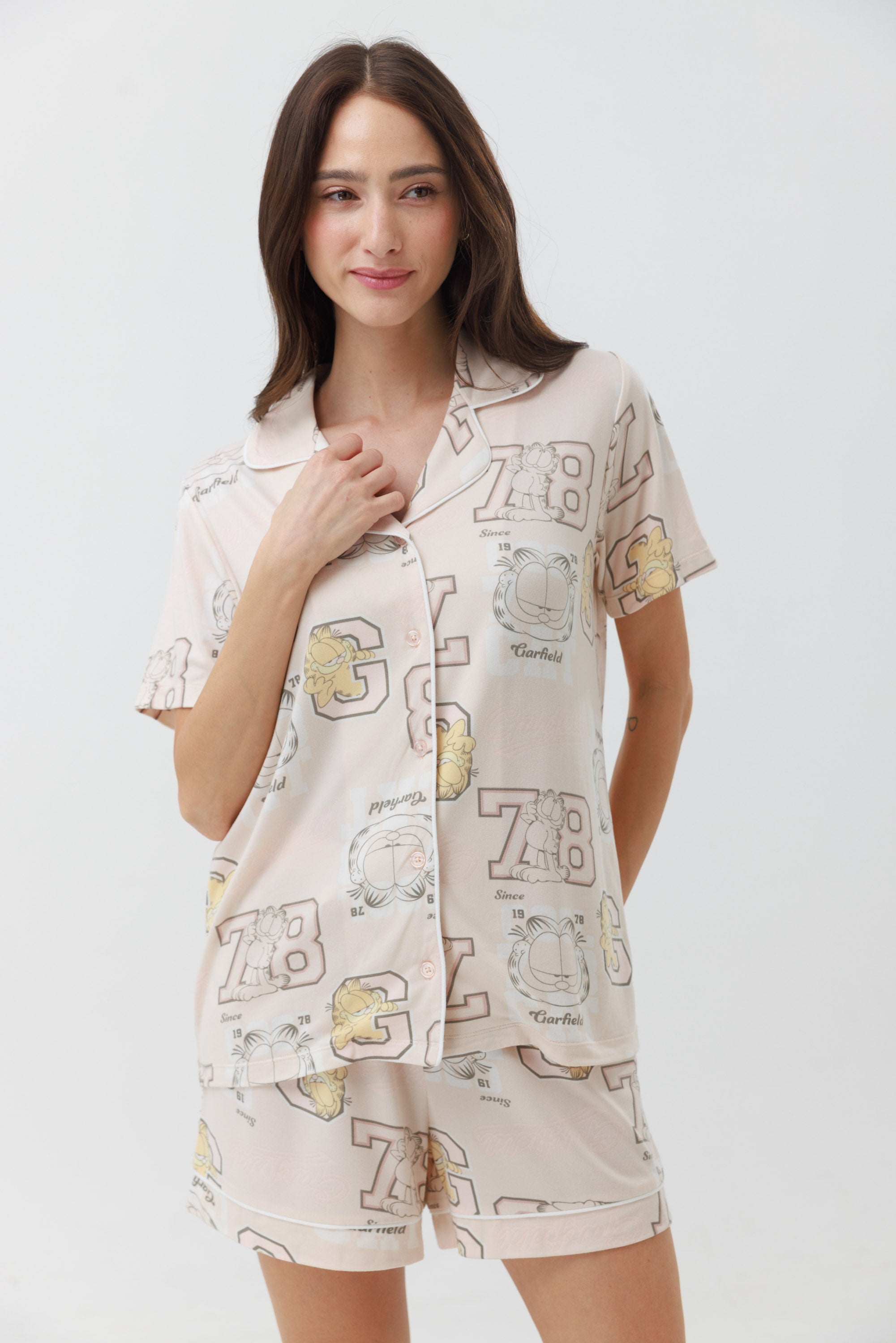 פיג'מה מכופתרת קצרה יאמי - פודרה