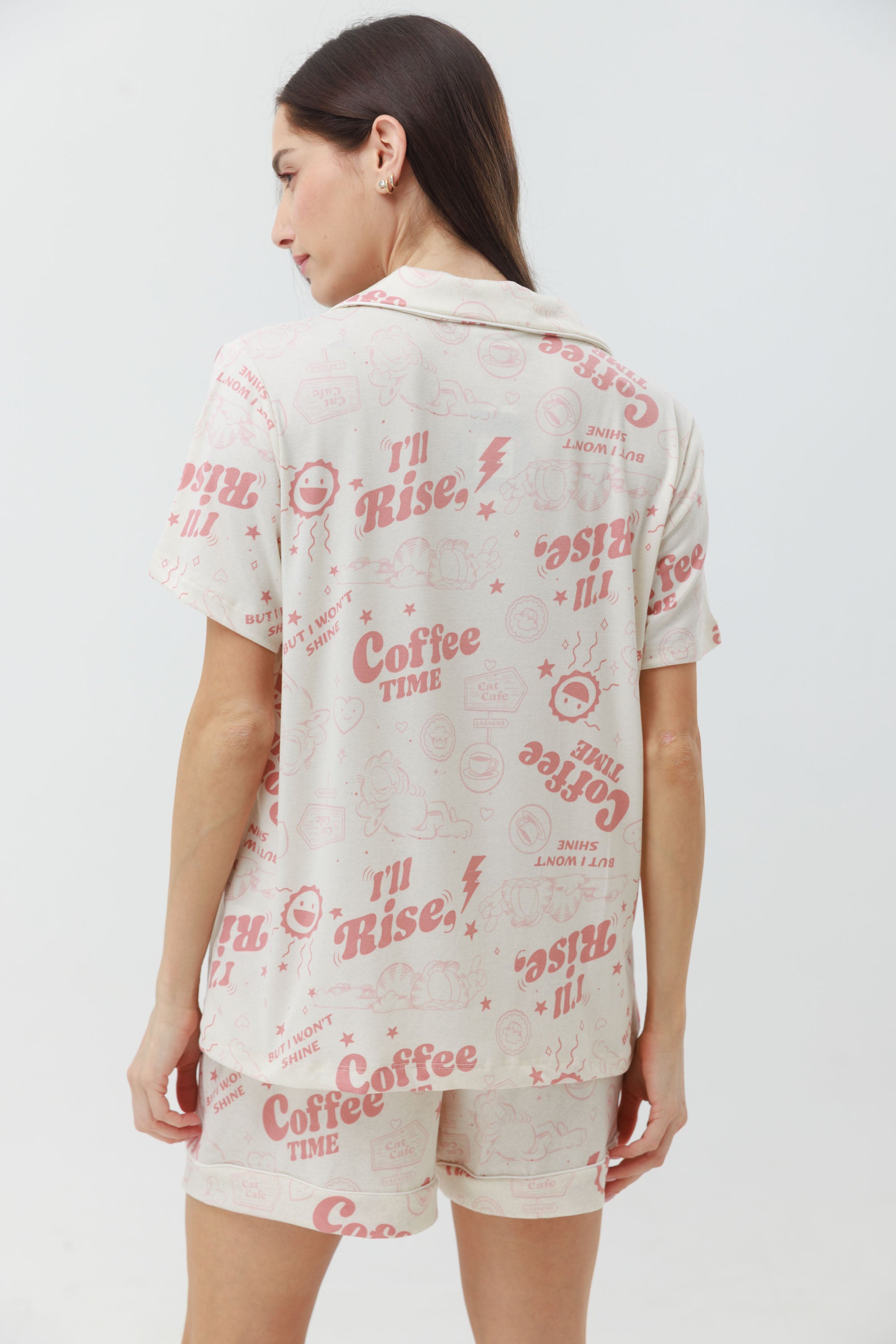 פיג'מה מכופתרת קצרה יאמי - שמנת