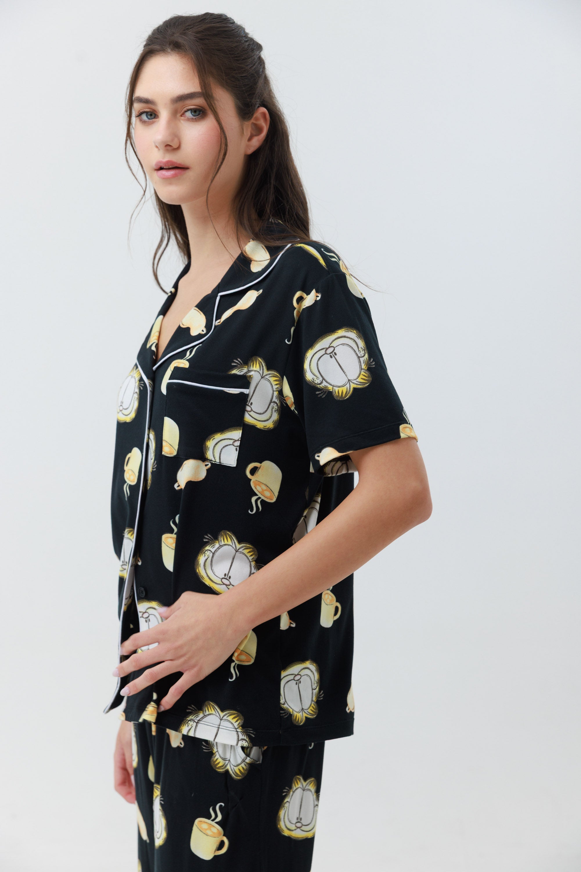 פיג'מה מכופתרת ארוכה יאמי - שחור