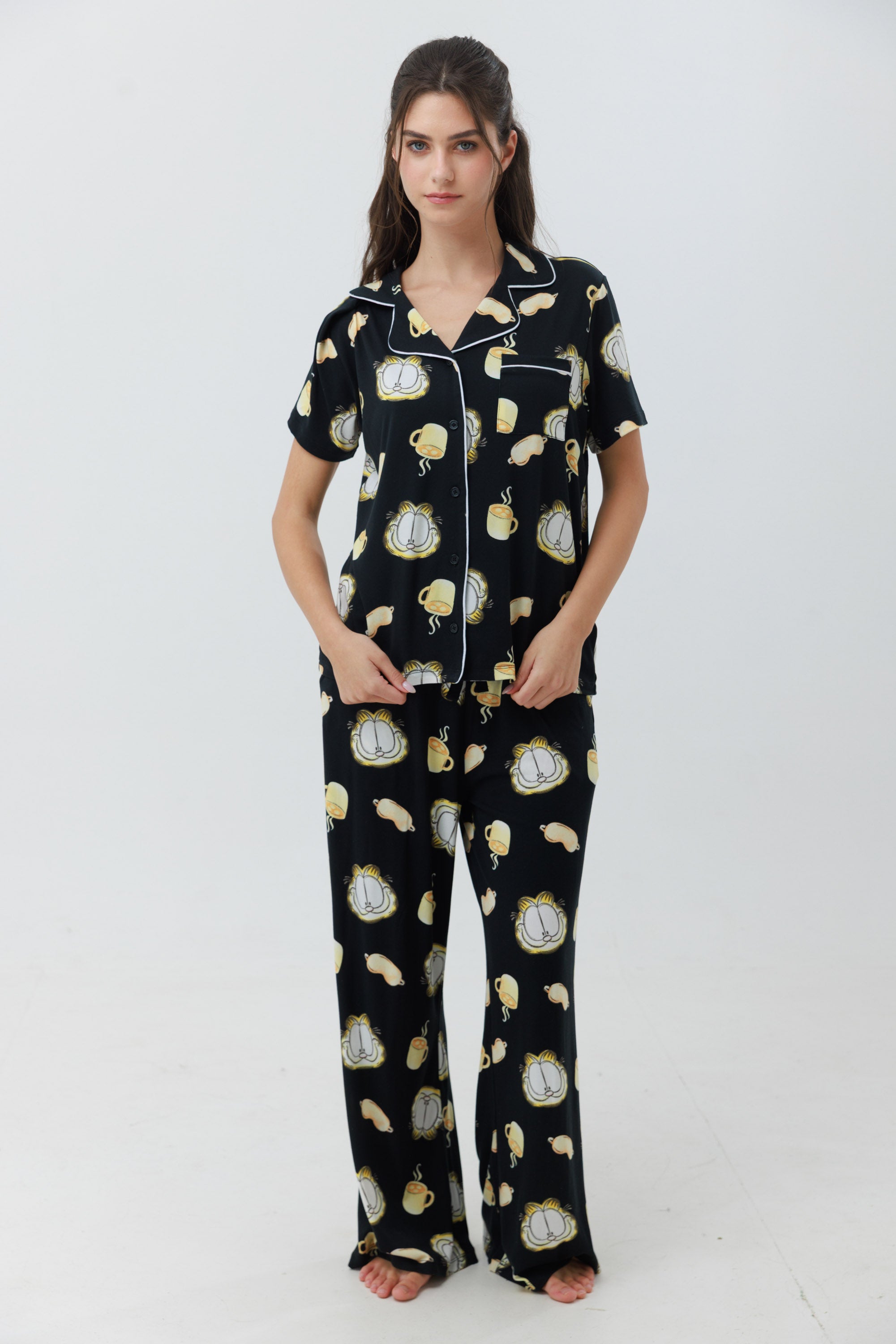 פיג'מה מכופתרת ארוכה יאמי - שחור