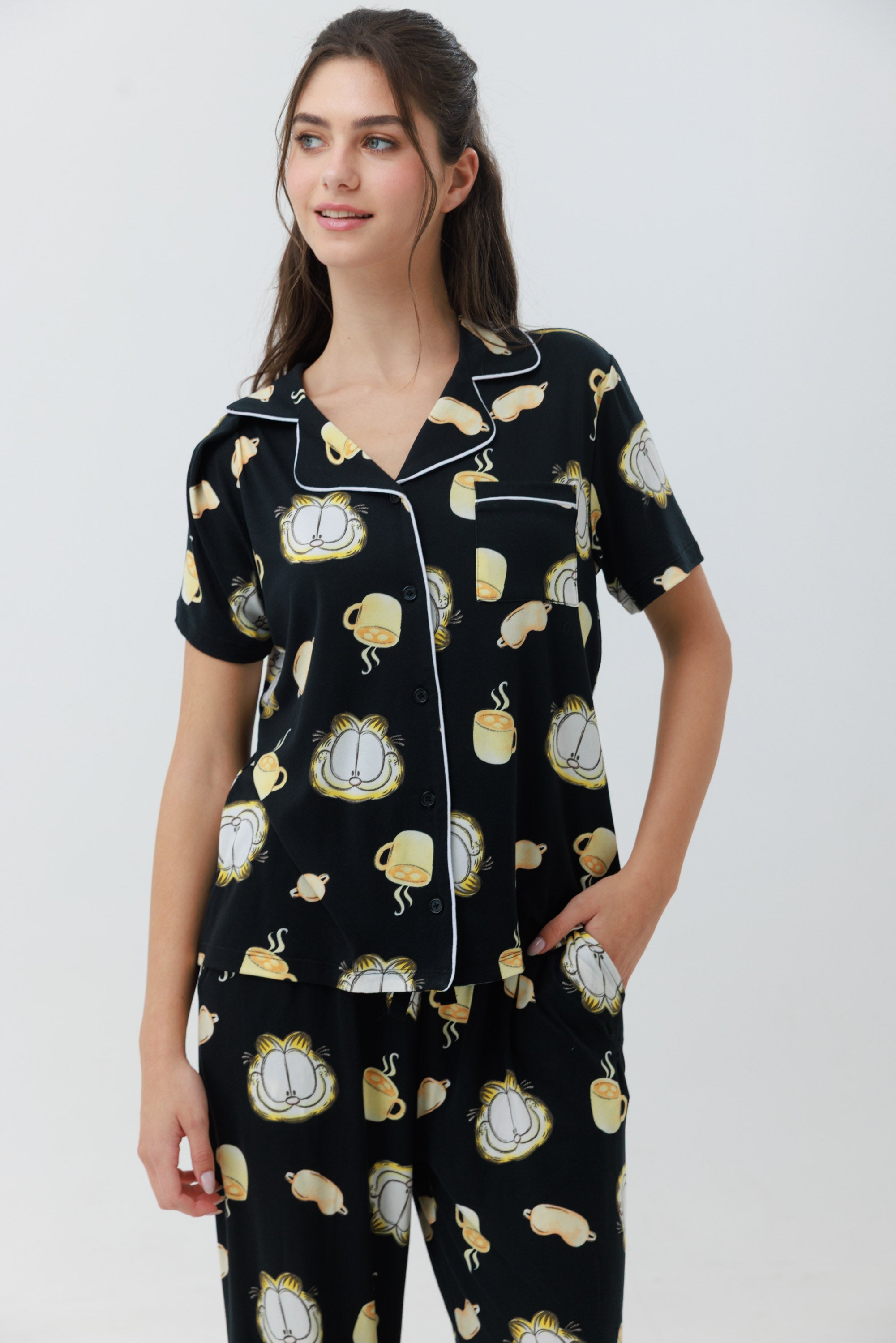 פיג'מה מכופתרת ארוכה יאמי - שחור