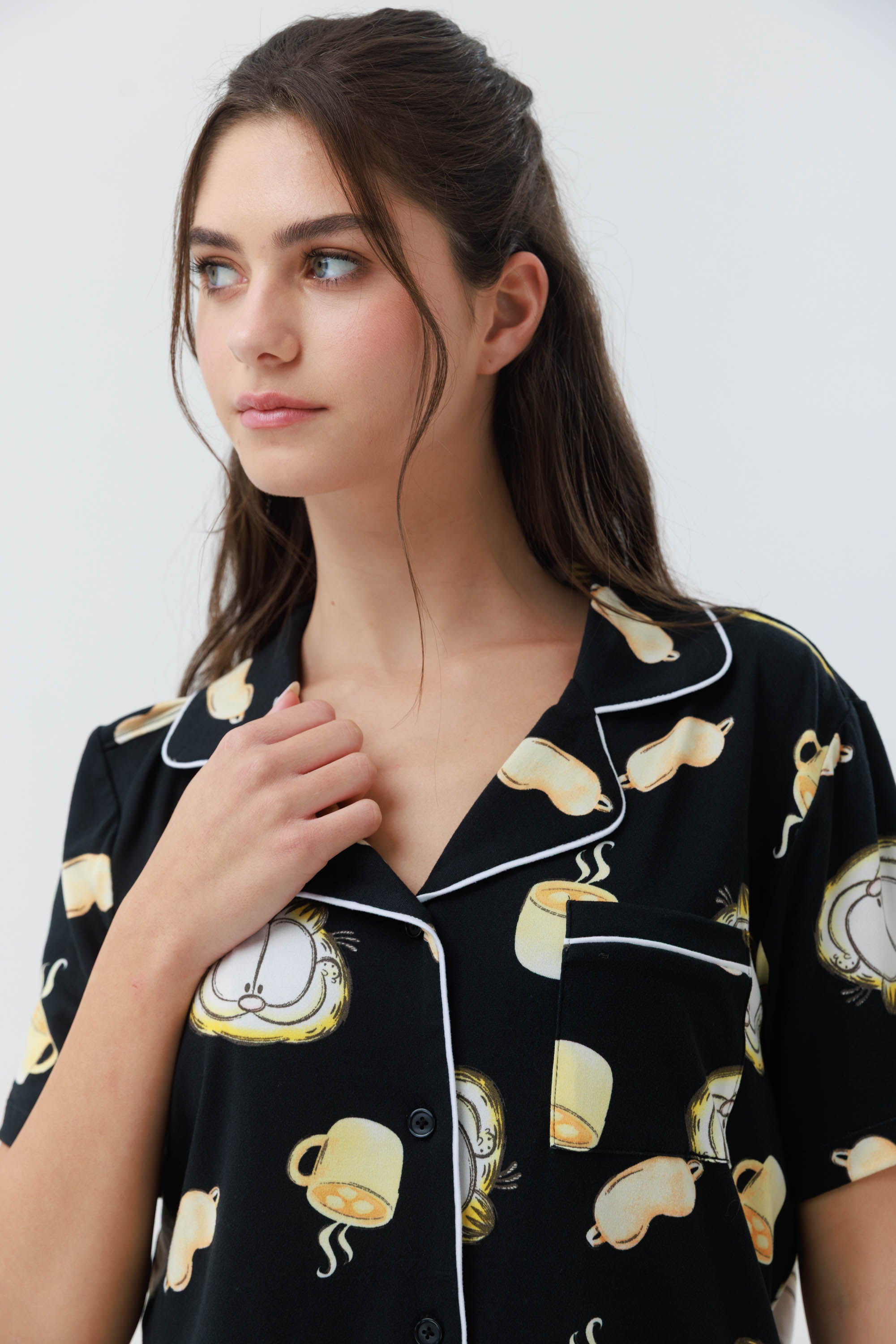 פיג'מה מכופתרת ארוכה יאמי - שחור