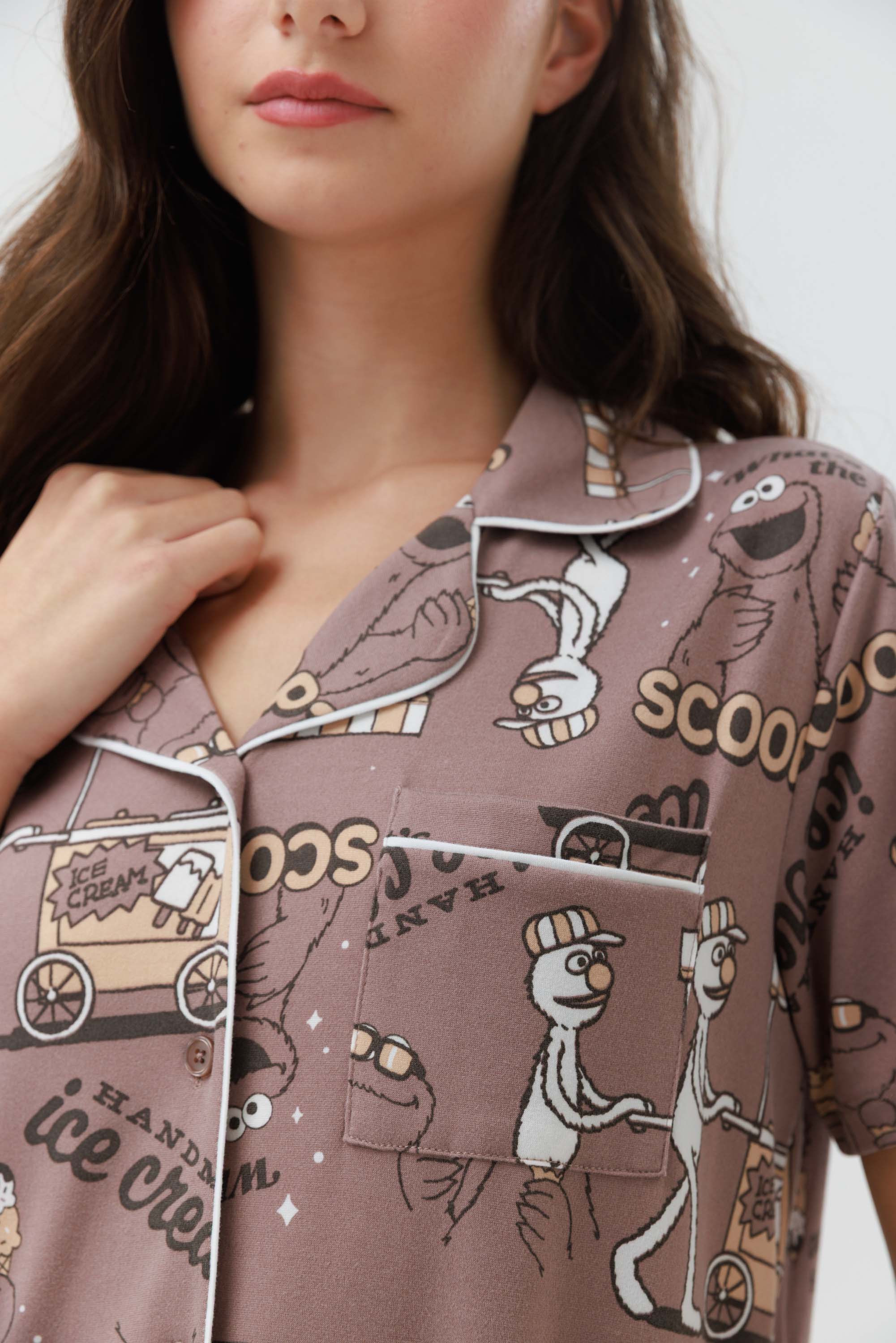 פיג'מה מכופתרת ארוכה יאמי - קפה