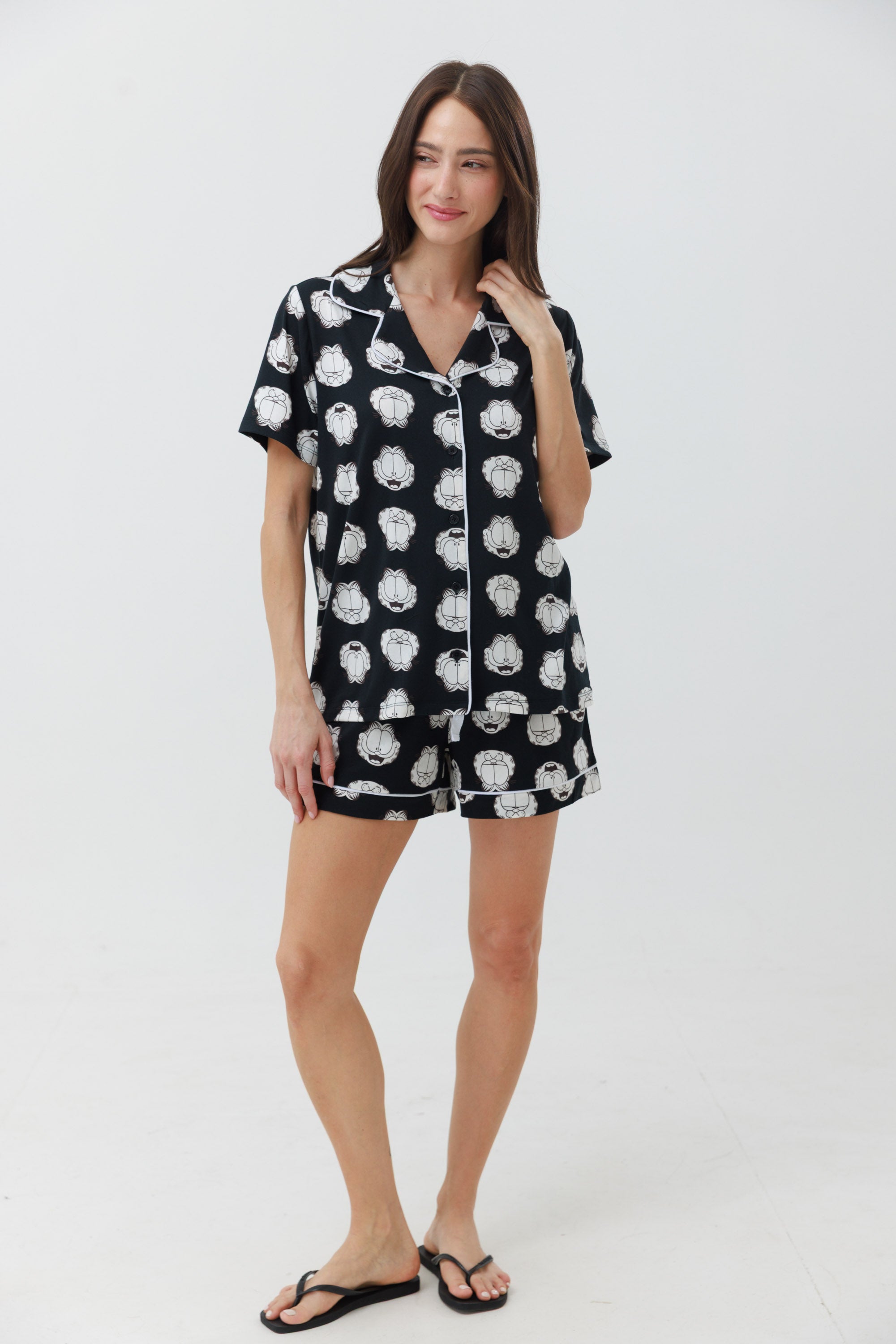 פיג'מה מכופתרת קצרה יאמי - שחור