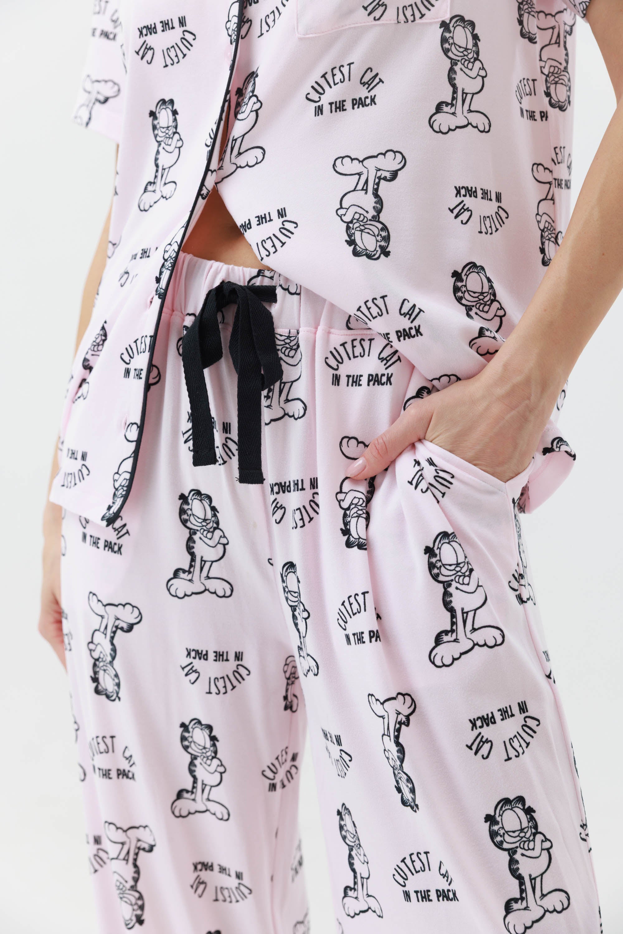 פיג'מה מכופתרת ארוכה יאמי צבע ורוד בהיר