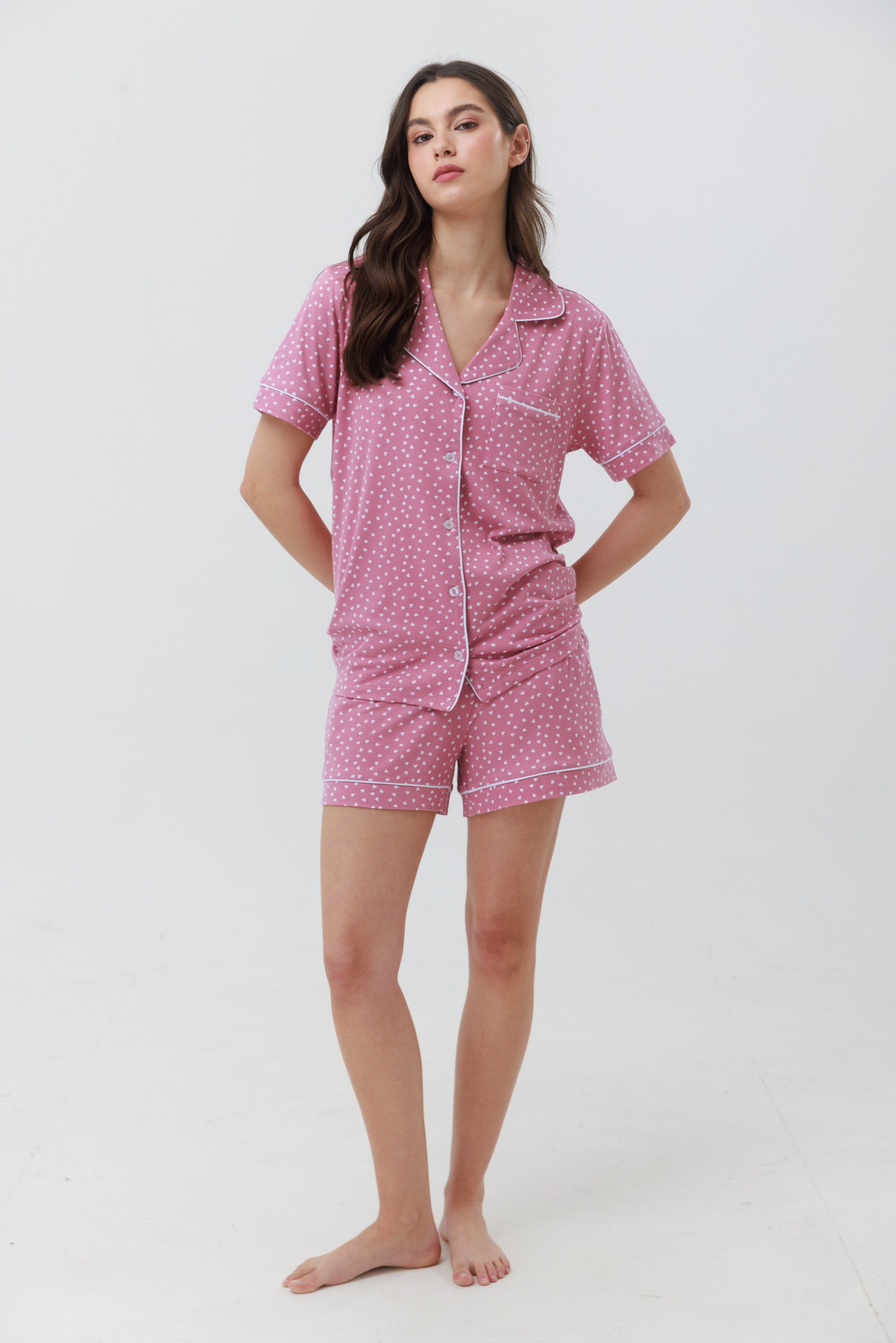 פיג'מה מכופתרת קצרה יאמי בצבע ורוד