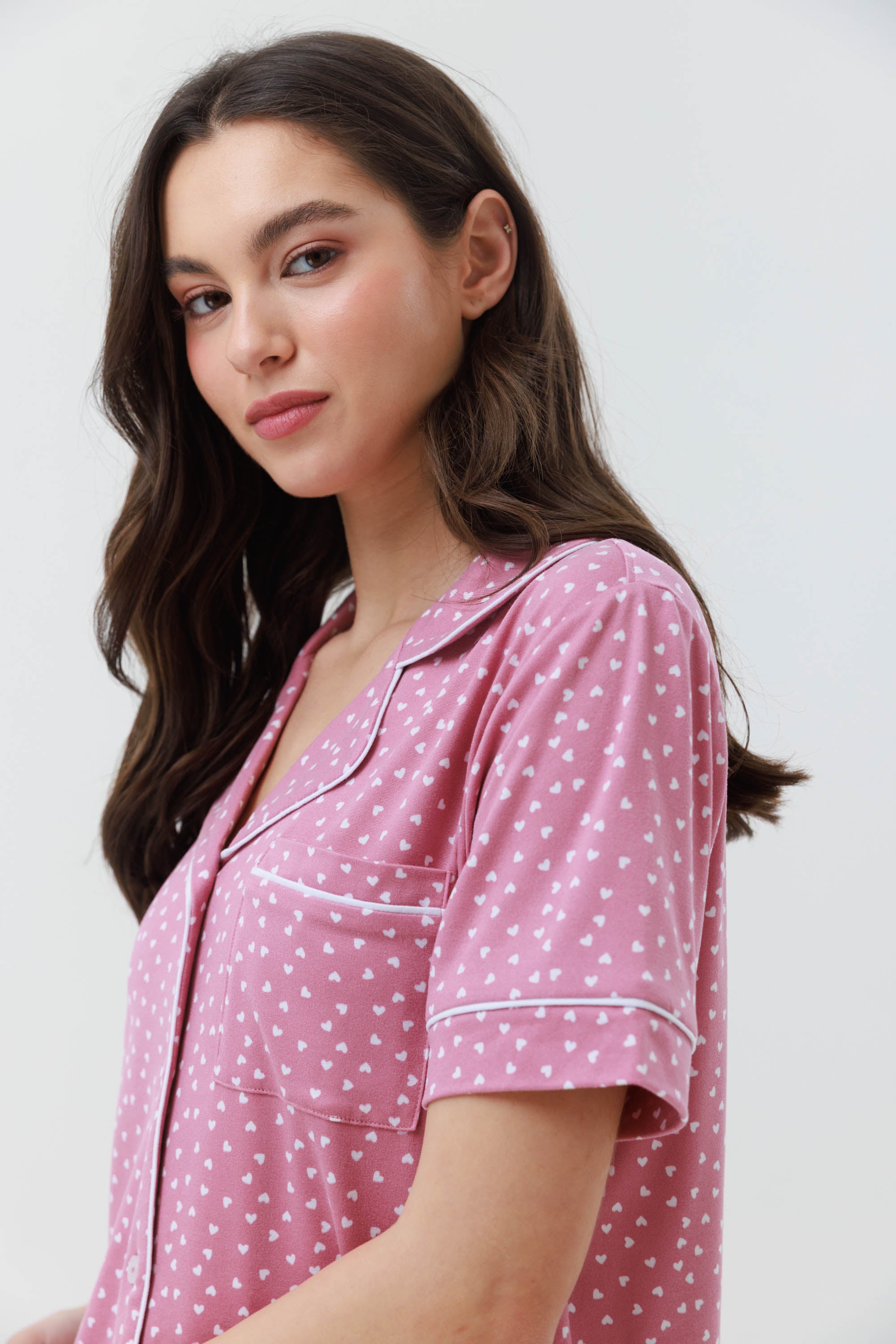 פיג'מה מכופתרת קצרה יאמי בצבע ורוד