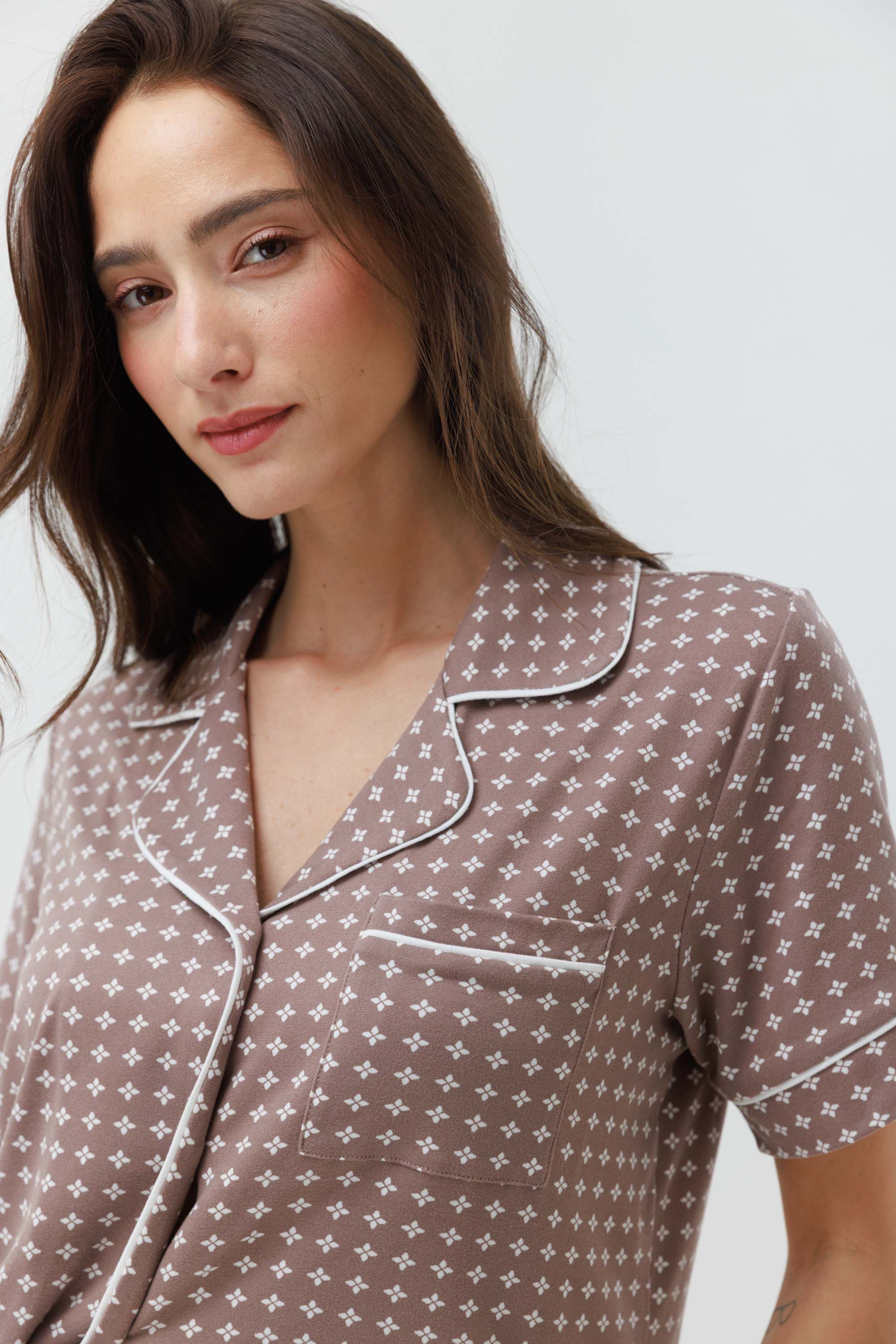 פיג'מה מכופתרת ארוכה יאמי צבע קפה