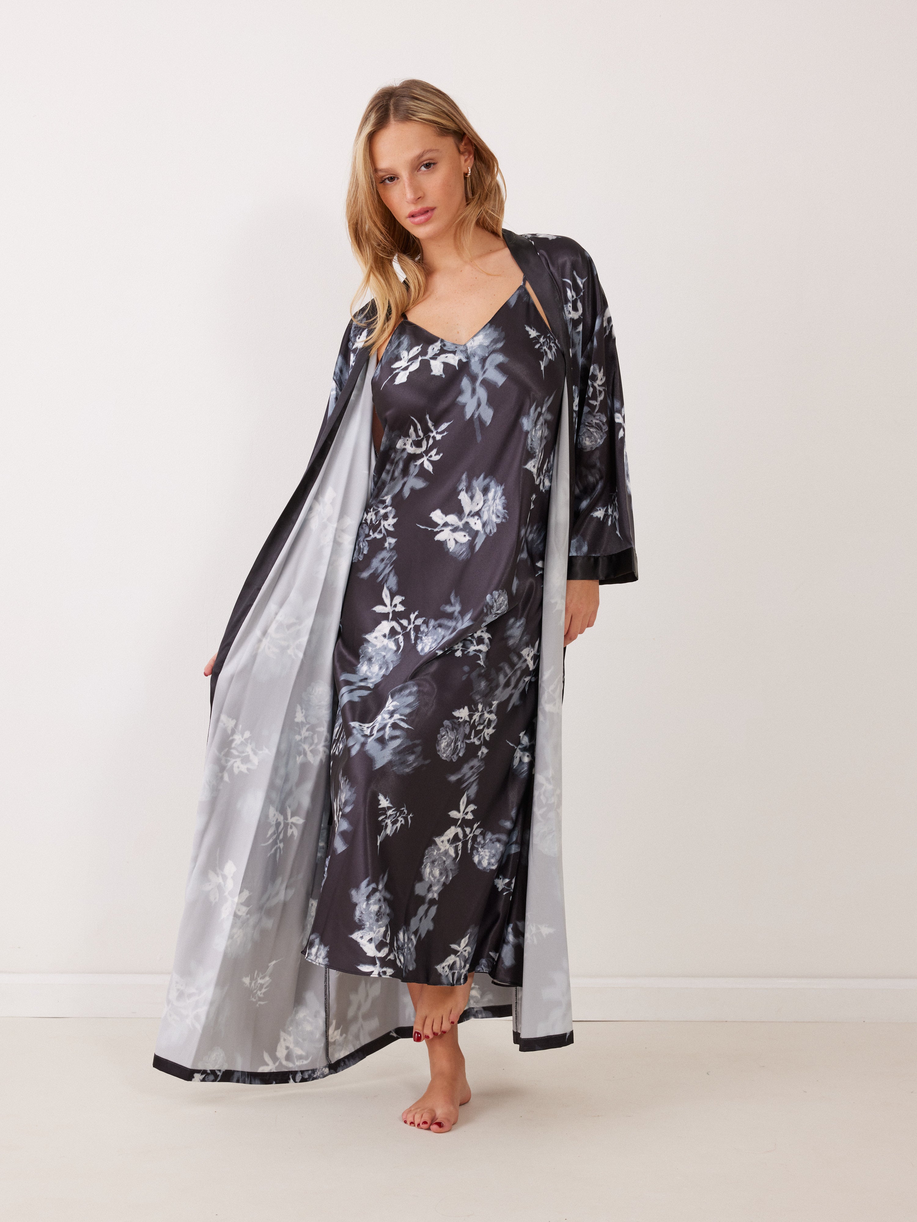 חלוק מקסי מודפס - שחור