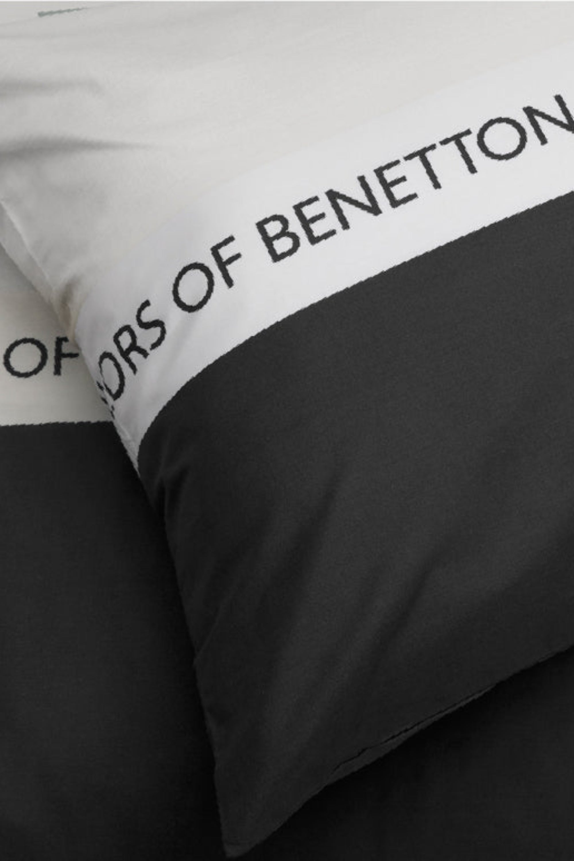 Exclusive Benetton ,סט מצעים זוגי 140/200 דו-צדדיים -שחור/לבן