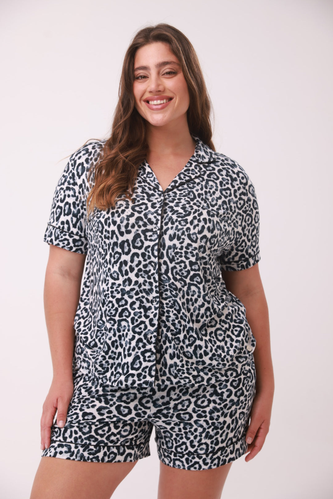 פיג'מה מכופתרת מכנס קצר ויסקוזה צבע שמנת