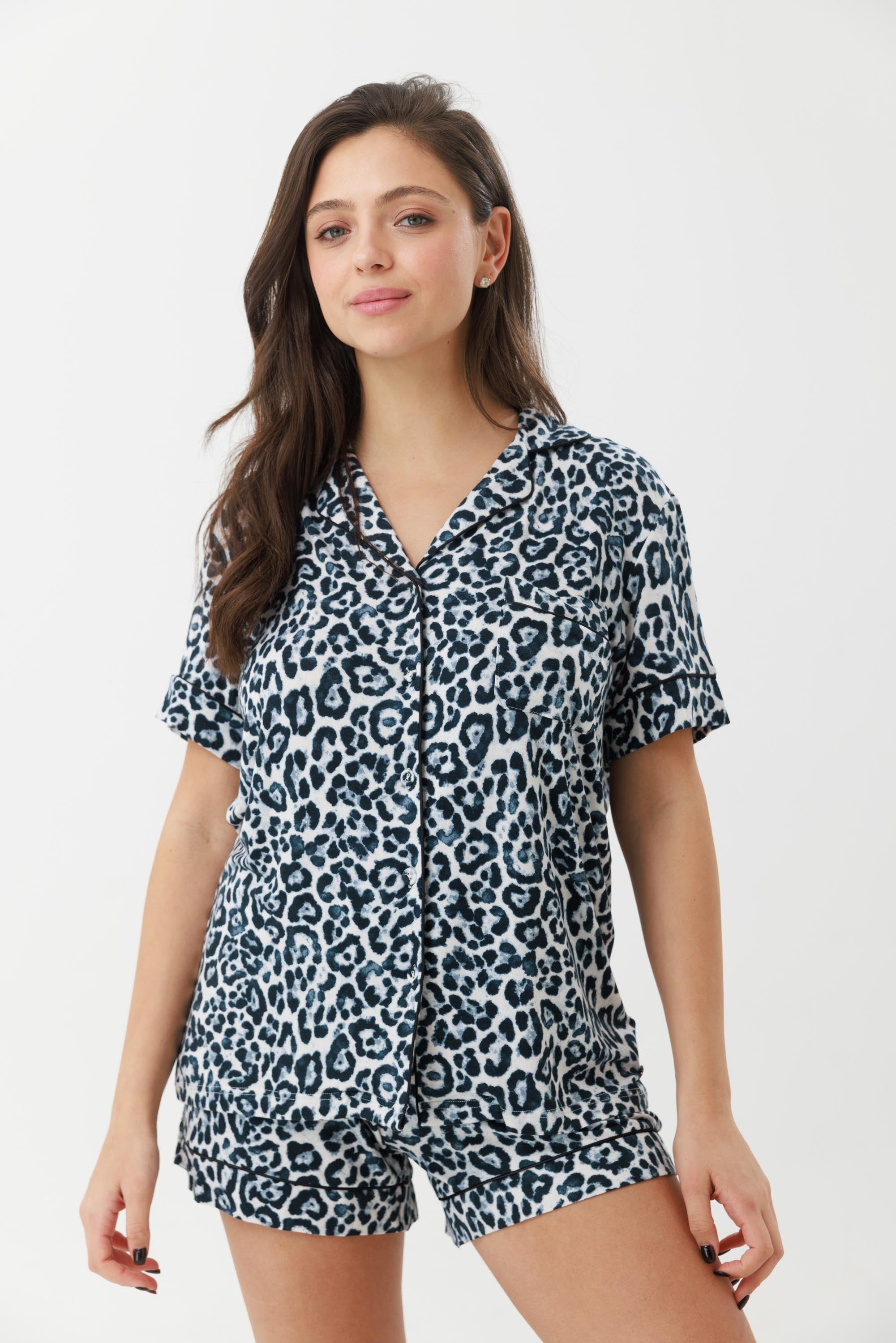 פיג'מה מכופתרת מכנס קצר ויסקוזה צבע שמנת