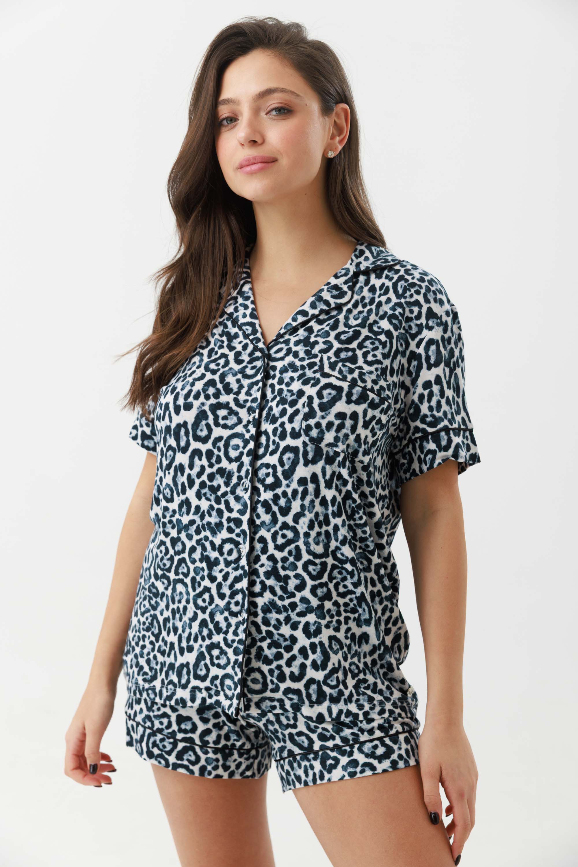 פיג'מה מכופתרת מכנס קצר ויסקוזה צבע שמנת