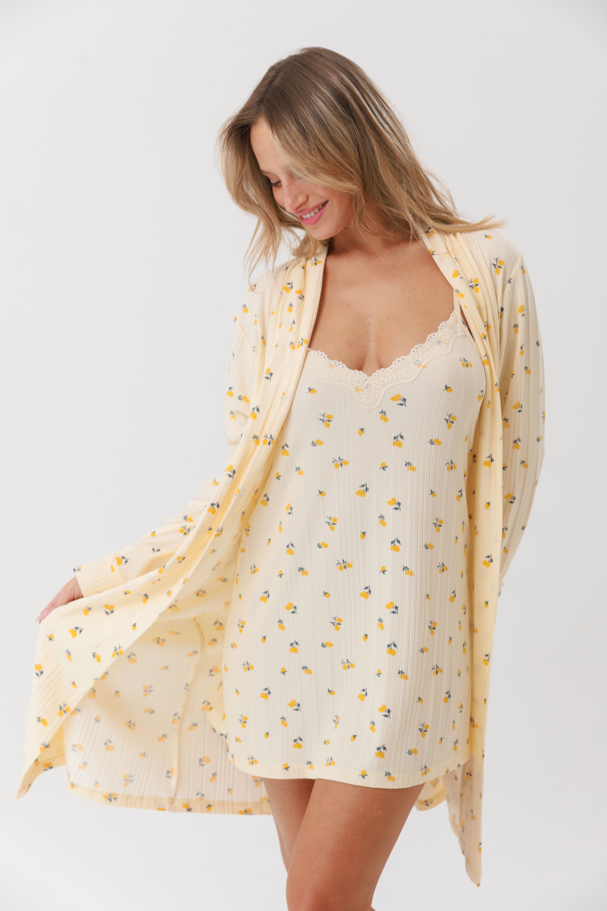 סט חלוק+כותונת יאמי לוקס - קרם