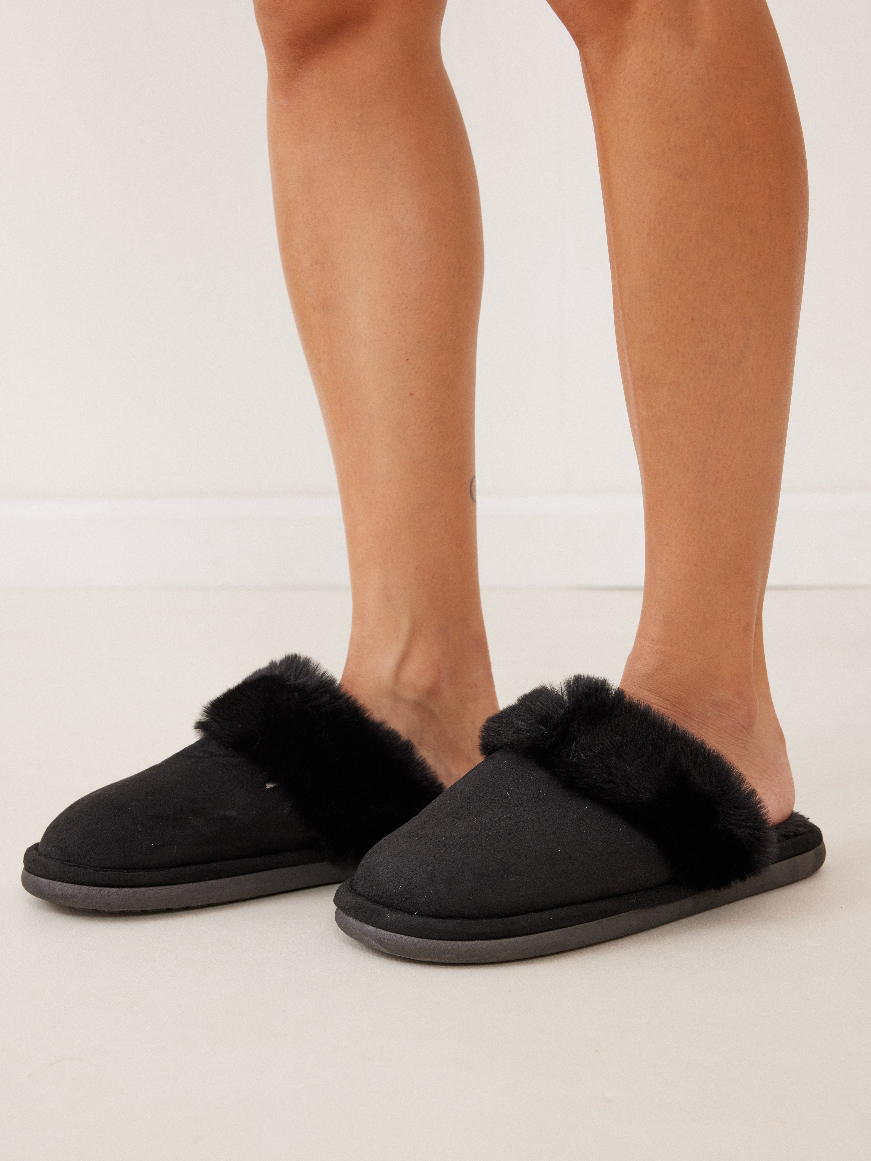 נעלי בית פרווה - שחור