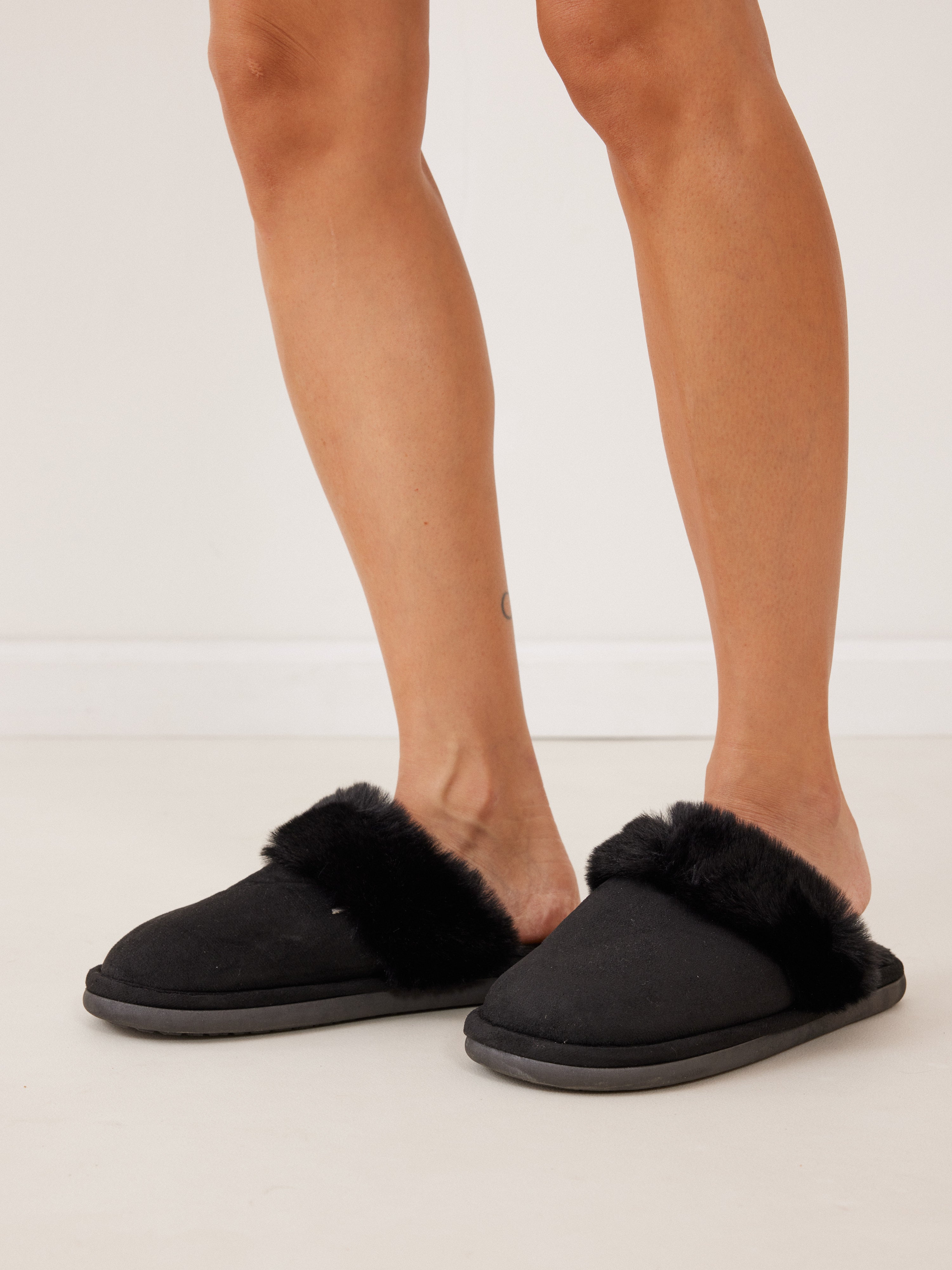 נעלי בית פרווה - שחור