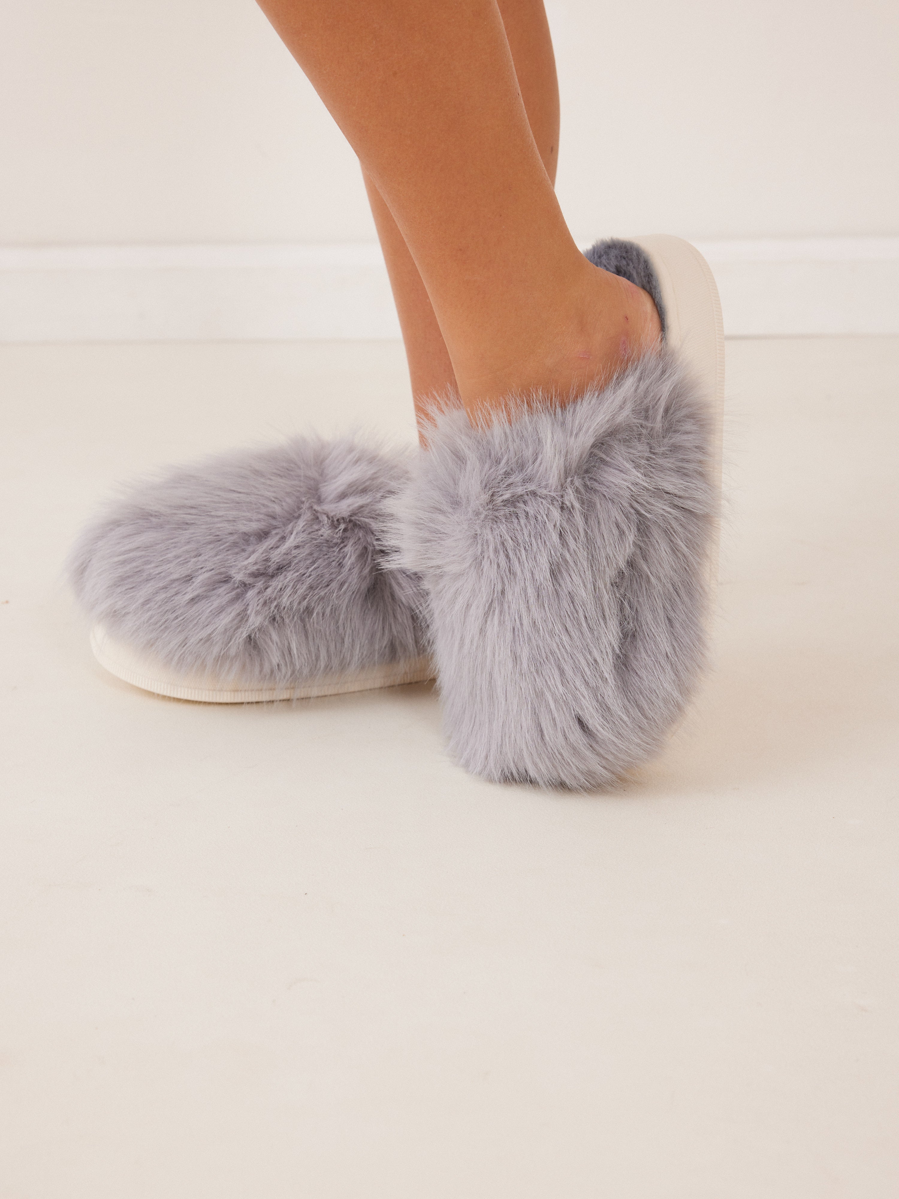 נעלי בית פרווה - אפור