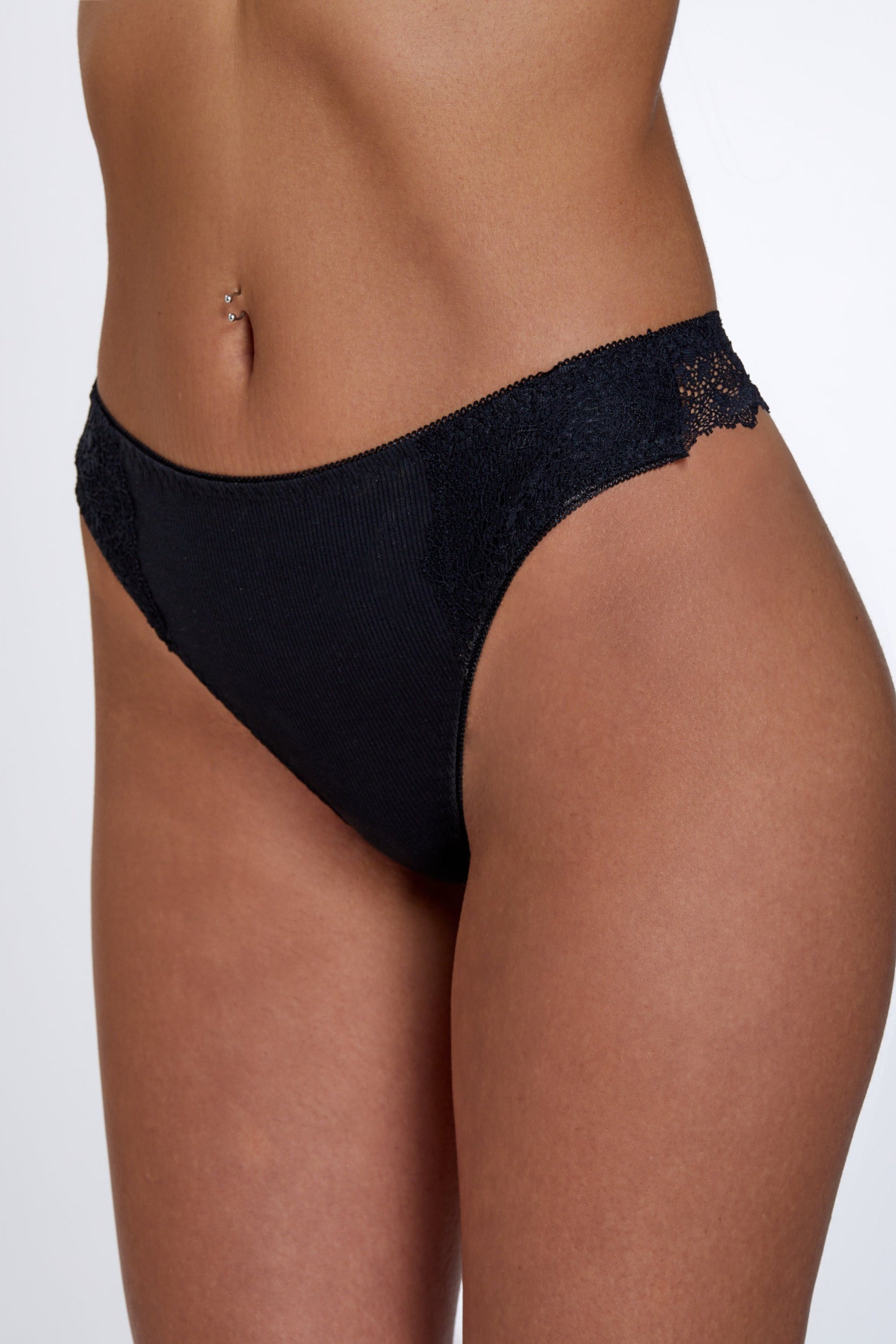 RIB LACE STRING תחתון חוטיני